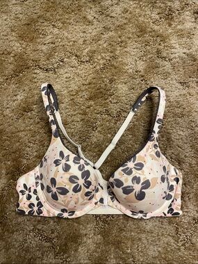 Victoria’s Secret Body By Victoria Racerback Bling Sexy Bra Size 34B
